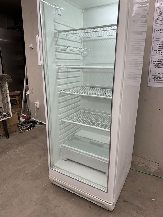 Witryna chlodnicza lodowka nabiał