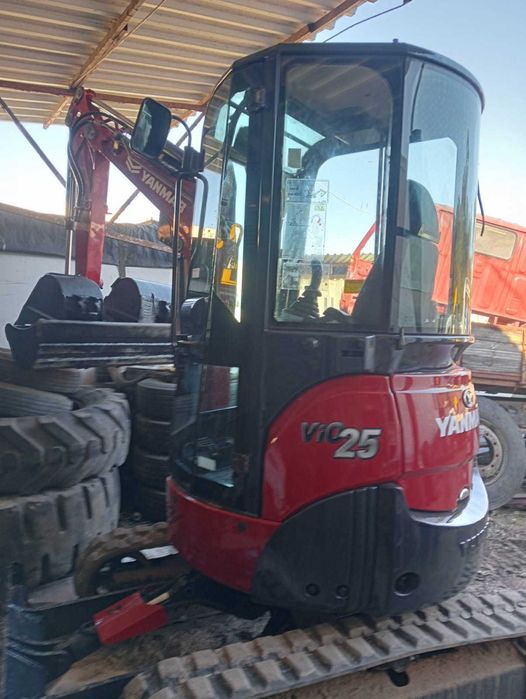 Mini Giratória Yanmar ano 2016