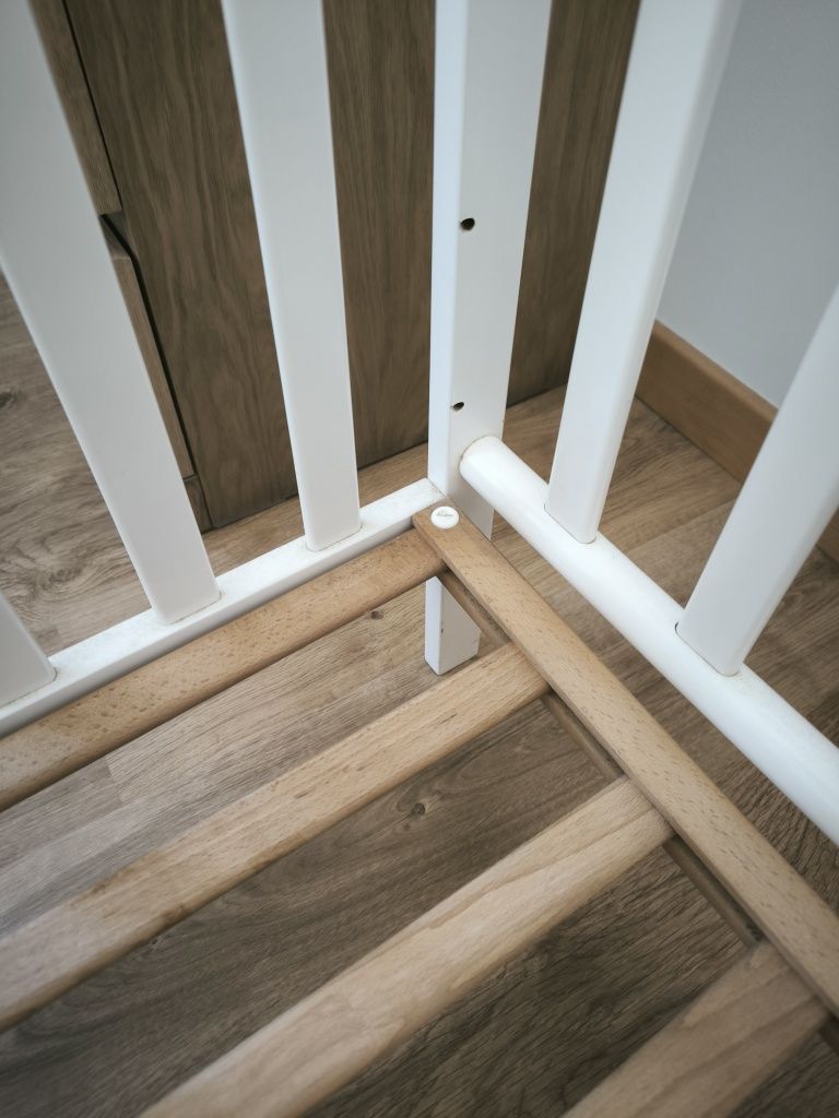 Cama de bebé com grade para baixar