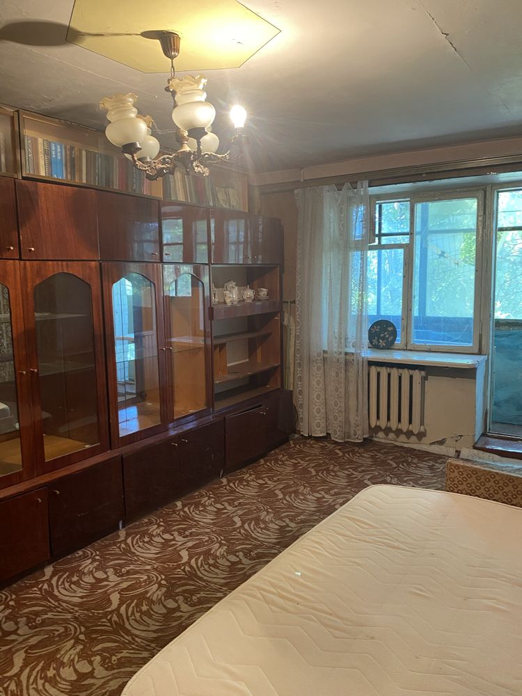 Продам гостинку под ремонт