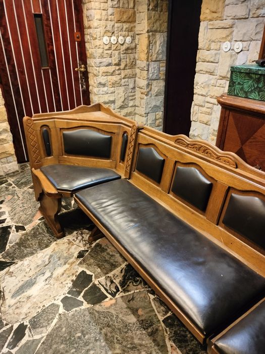 Narożnik i stół do jadalni
