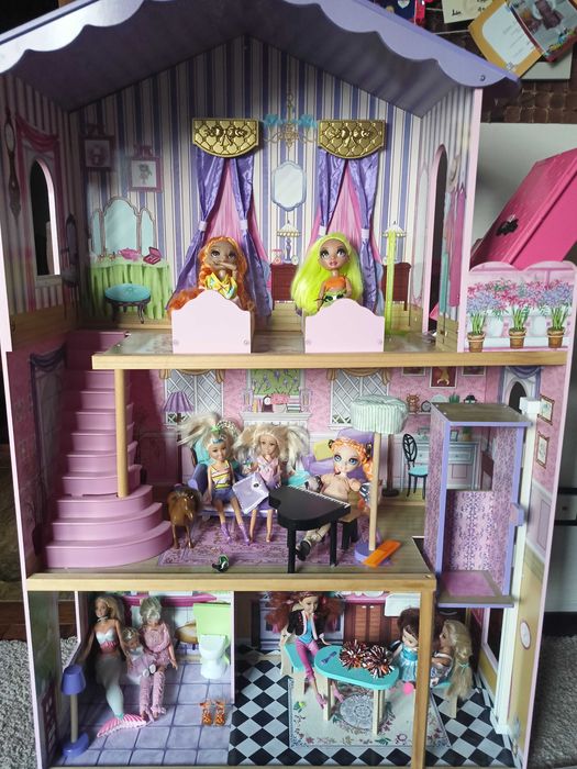 Domek drewniany dla Barbie