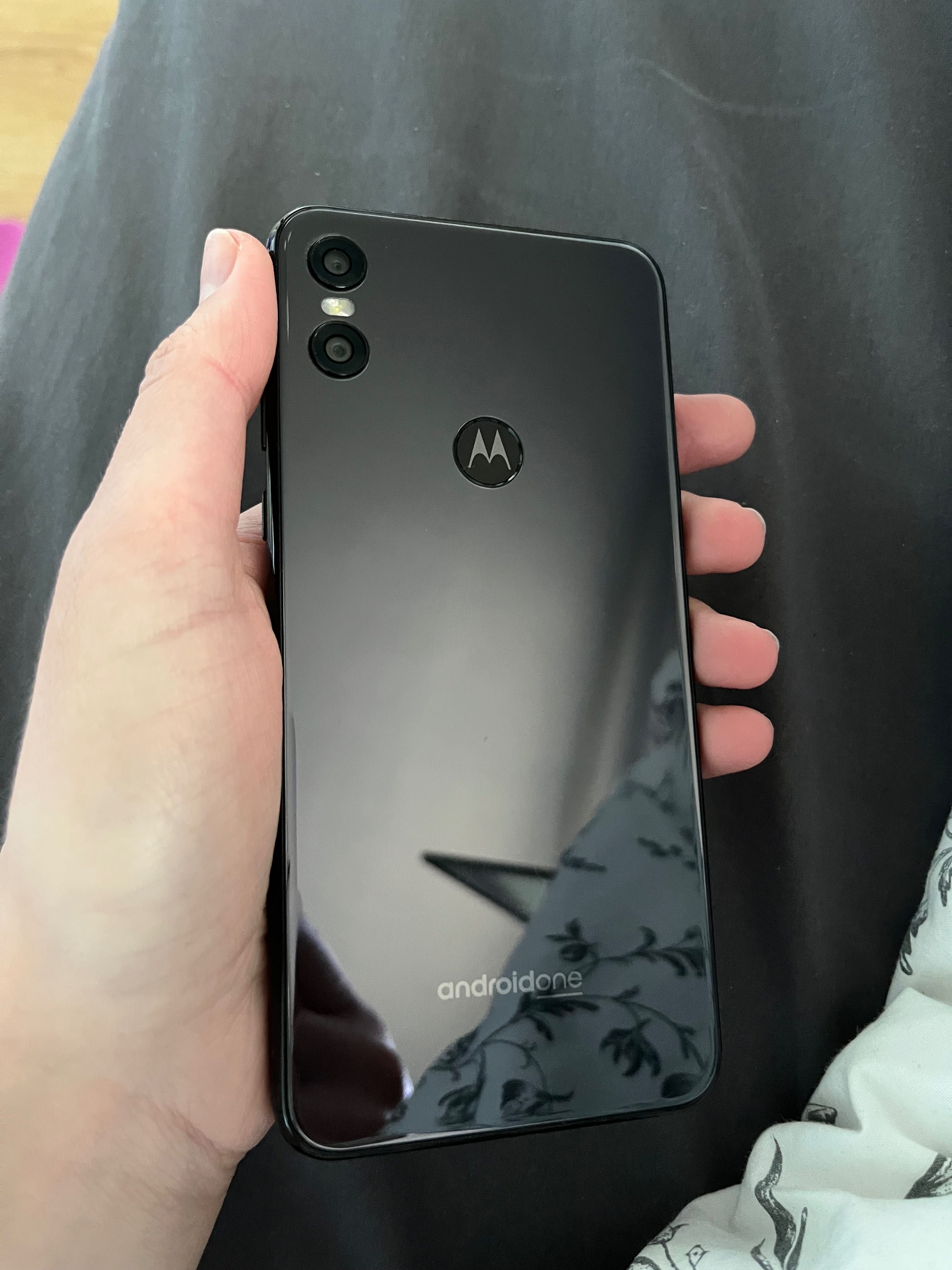 Telefon komórkowy  MOTOROLA ONE 4/64GB