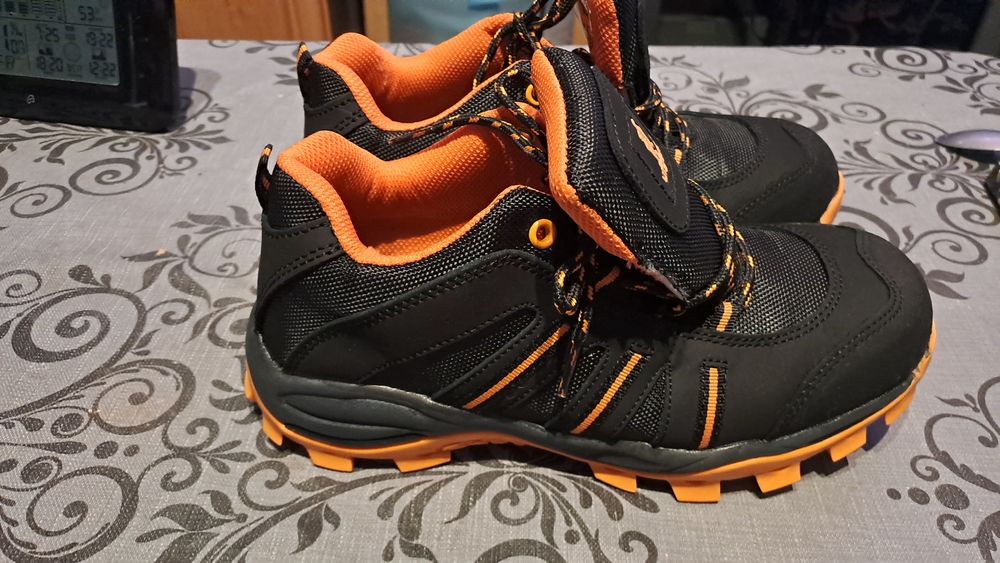 Nowe buty robocze s1 rozmiar 40