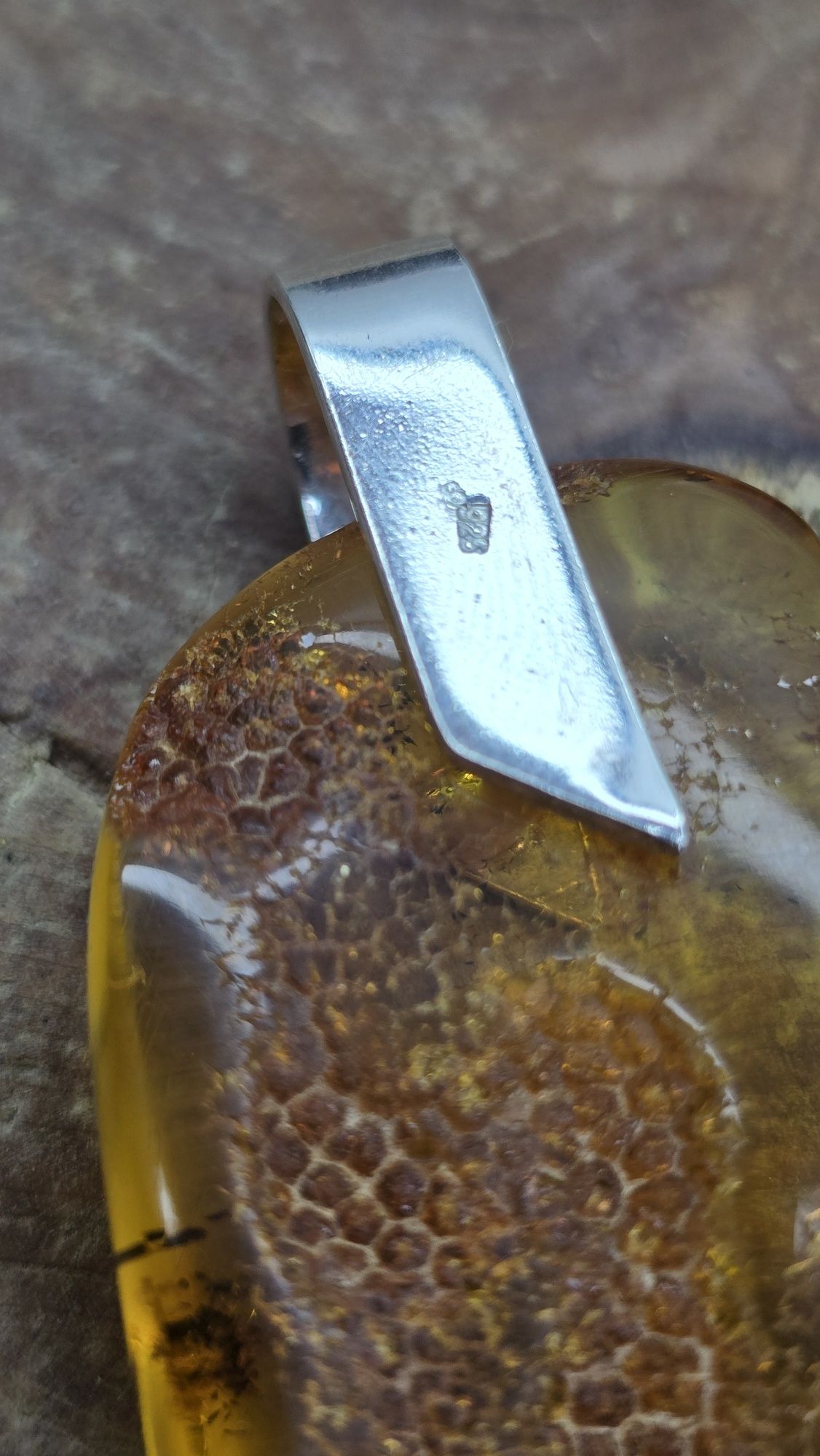 wisiorek z bursztynu naturalny srebro 925 18g.