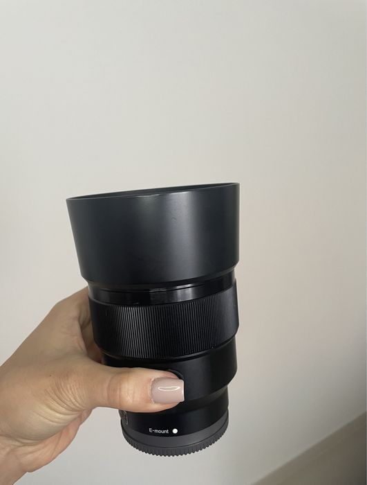 Sony alpha A6000 + lente objetiva 85mm 1.8