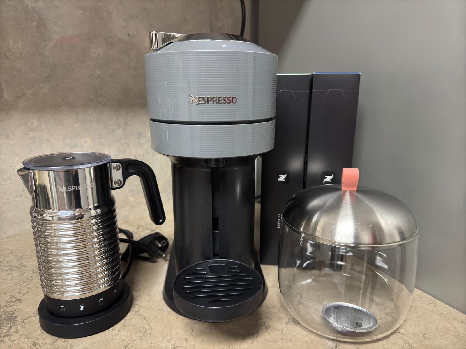 Nespresso vertuo + aeroccino 4