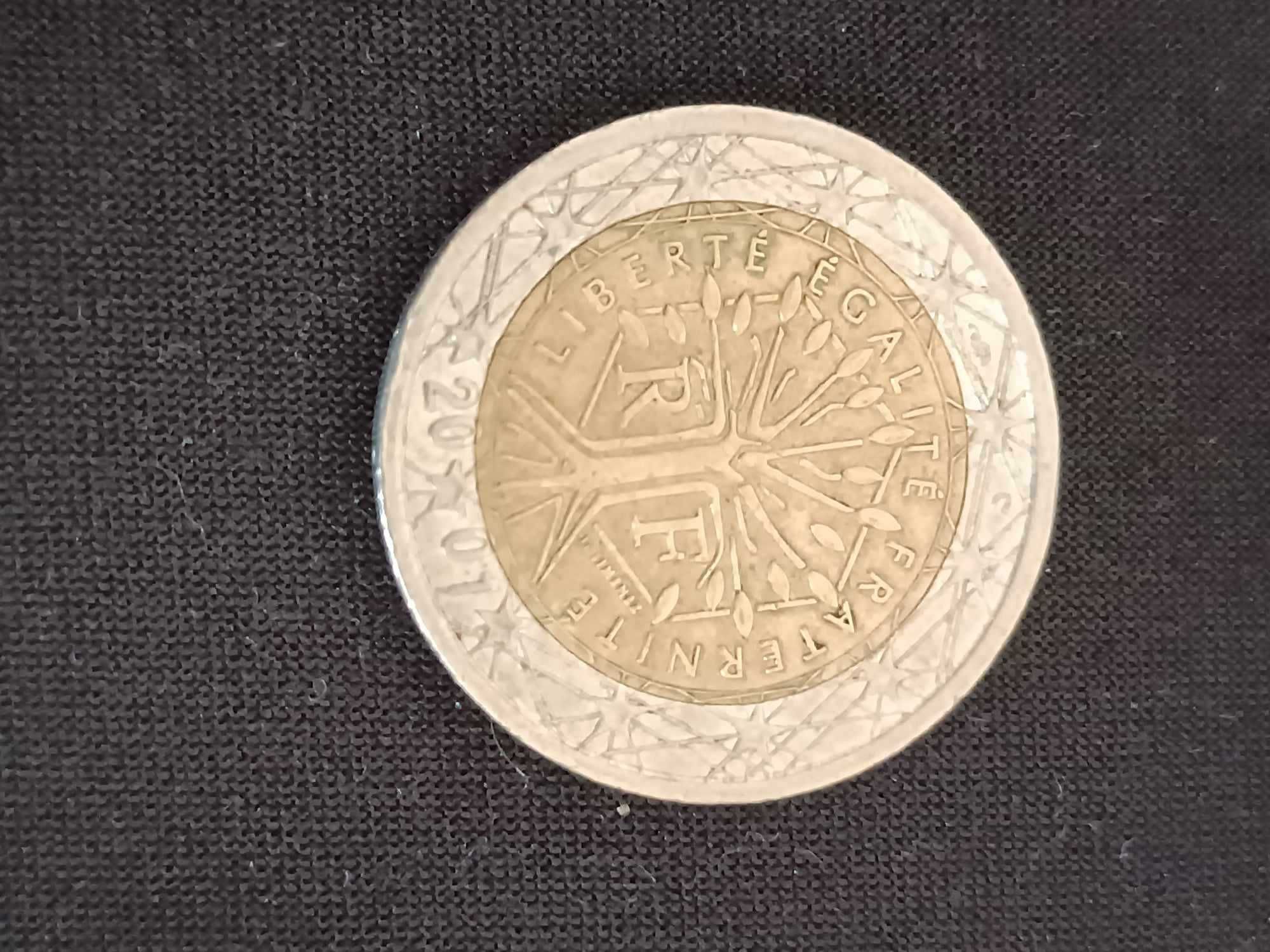 Moedas de 2 euros francesas de 2001 com erro de cunhagem