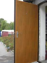 Двери металлические входные из листа 2-3 мм под заказ