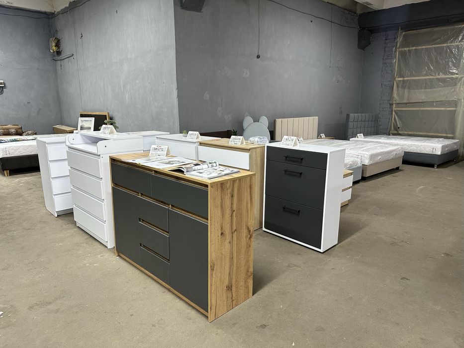 Склад-диван, дешево! Відновлені дивани , ліжко , комод , шафа