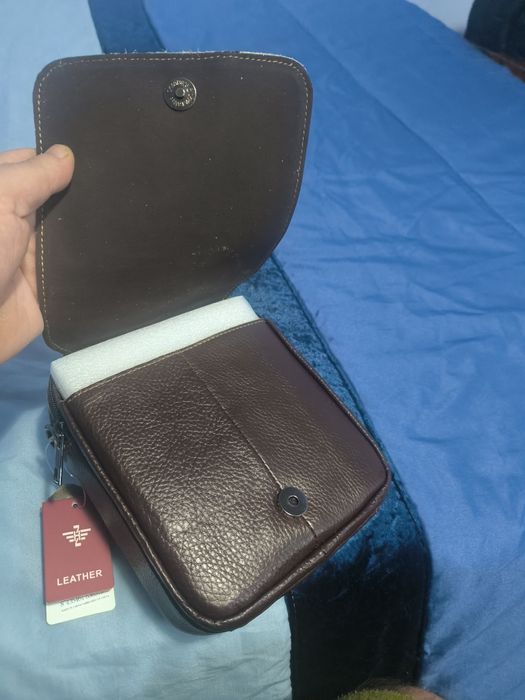 Bolsa tiracolo em pele