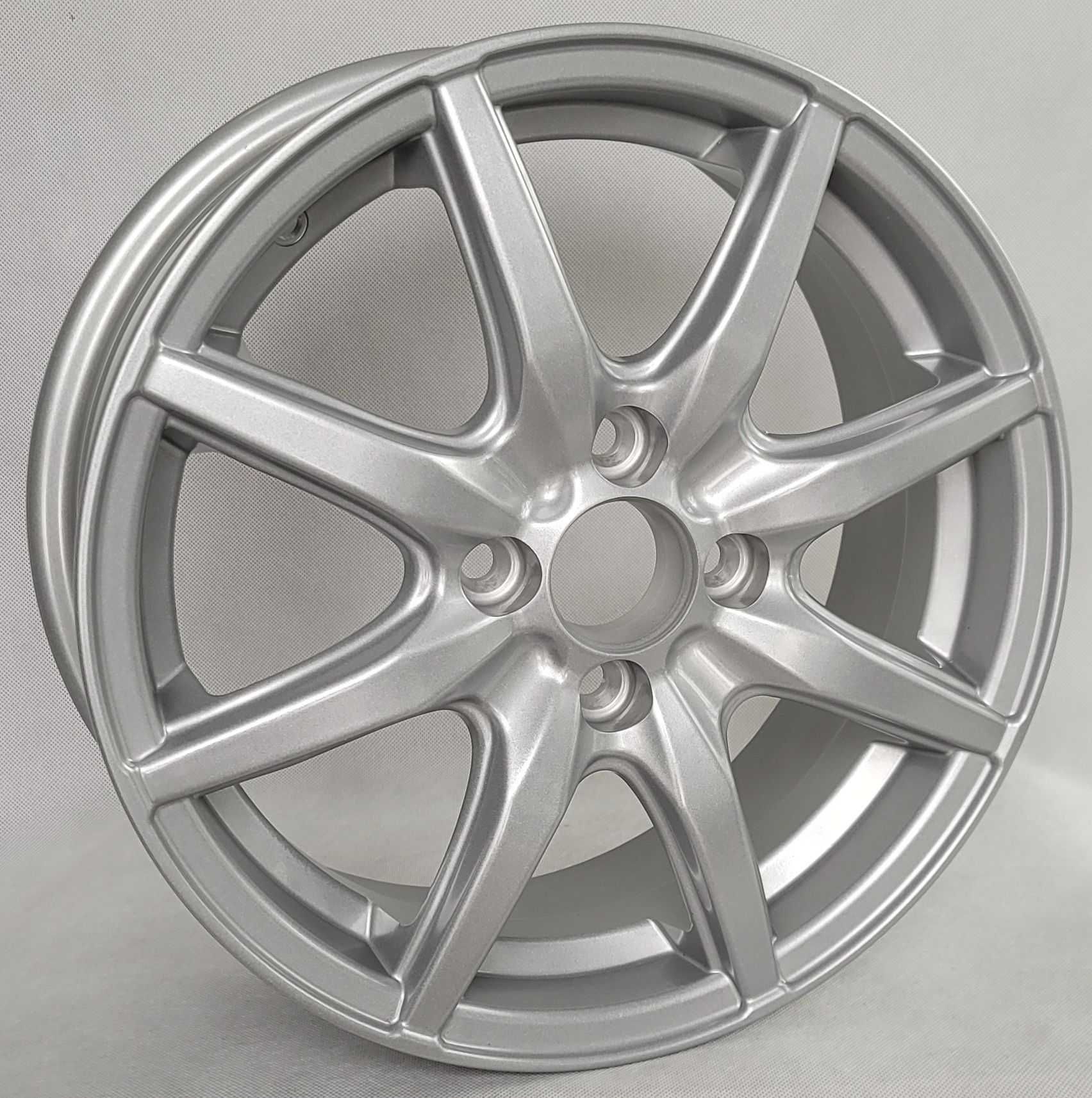 Felgi 15 Kia Rio Mazda 2 Hyundai i20 Toyota Yaris 3 Suzuki Swift 54,1
