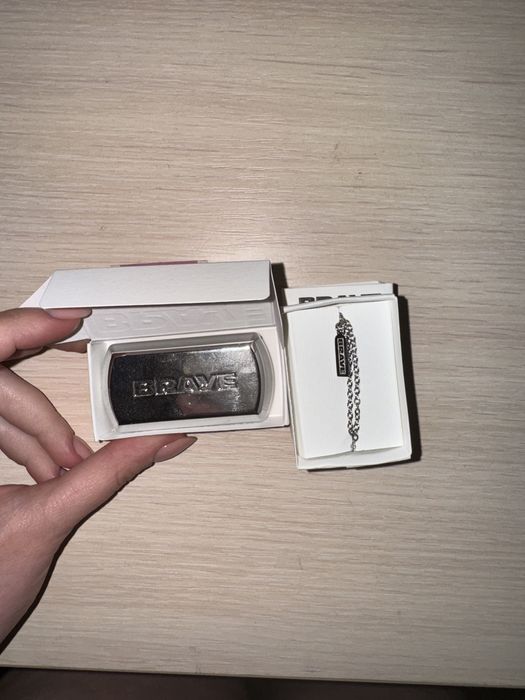 бальзам-слайдер Lip Sleek BRAYE з ремінцем