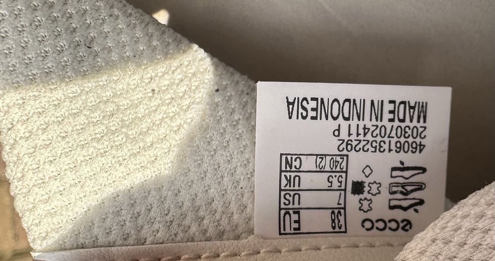 Ecco piękne sneakersy, buty sportowe.  38. Białe. Skórzane