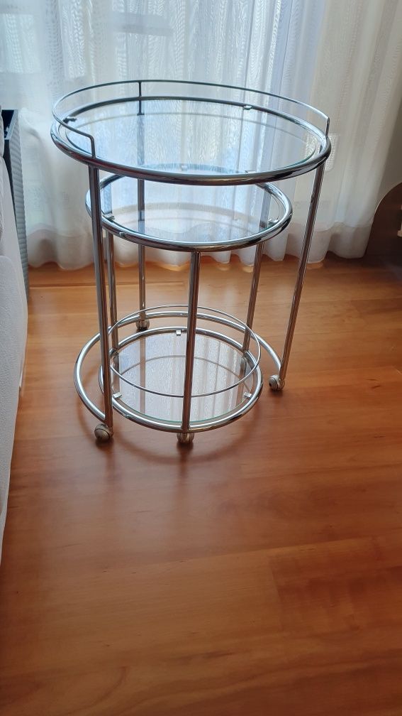 Conjunto 2 mesas de apoio em vidro e inox