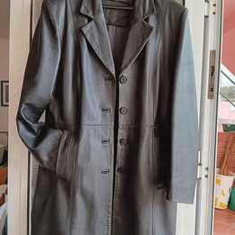 Casaco comprido preto de cabedal em pele genuina *