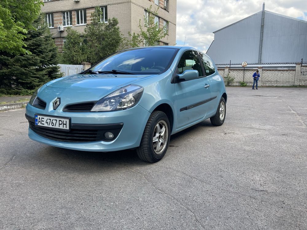 Продам Renault clio 2008