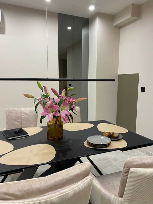 Lustra na wymiar – do łazienki, przedpokoju, siłowni, salonu