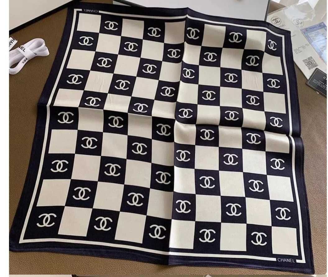 Lenço novo da chanel