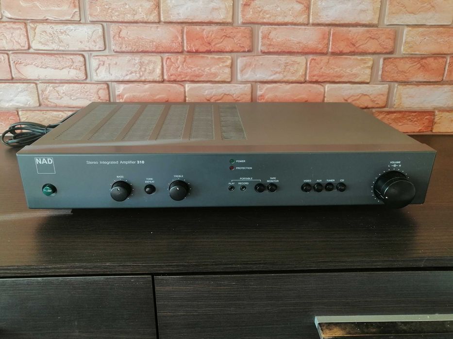 Wzmacniacz NAD 310