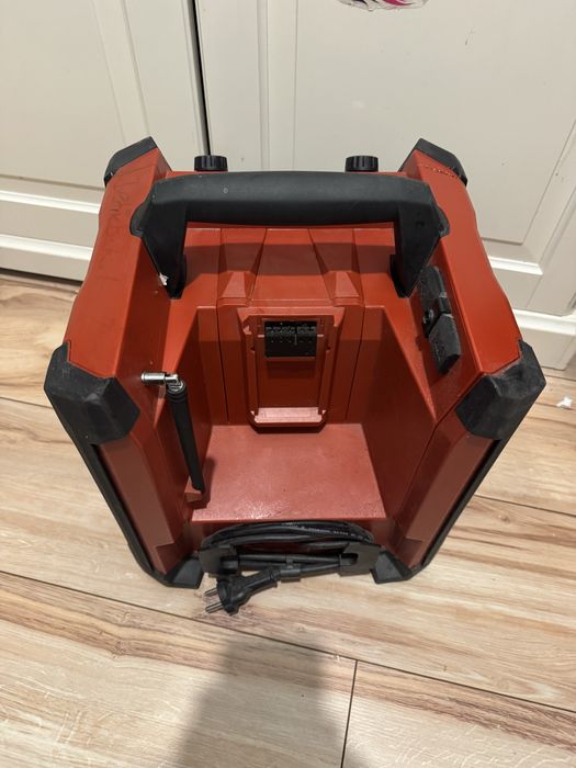 Radio Hilti  RC 4/36 DAB uszkodzone