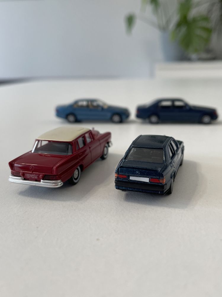 Zestaw 4 modele Mercedes w skali 1:87 firmy Herpa i Wiking 1/87 miniH0