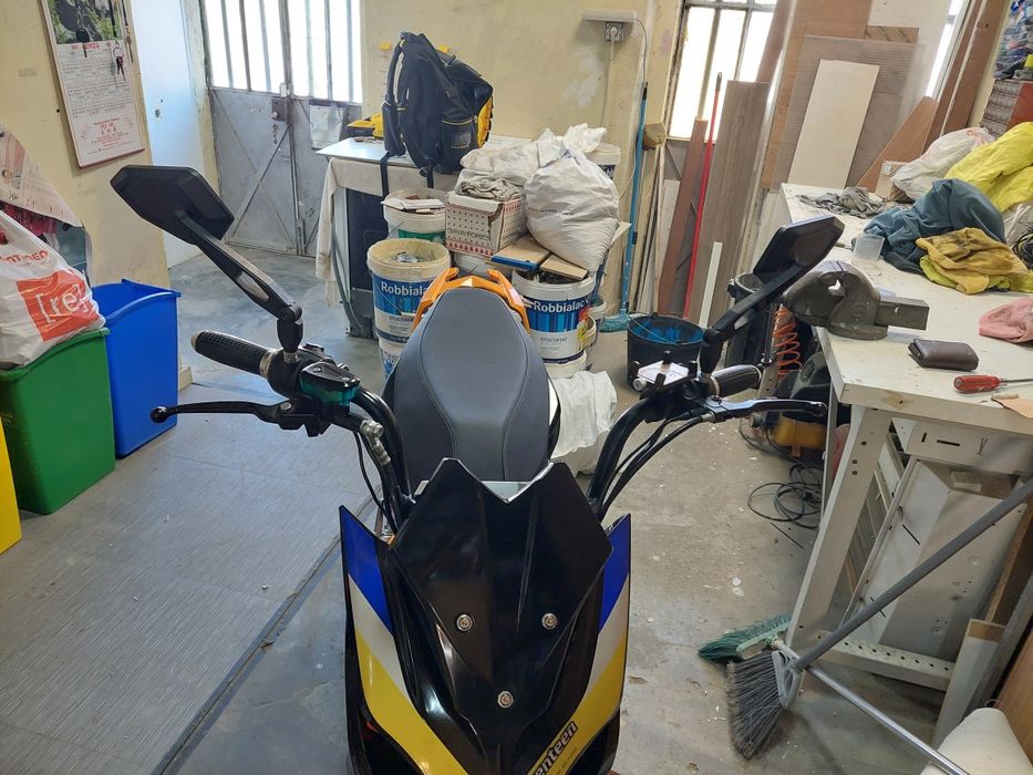 Scooter elétrica sem carta