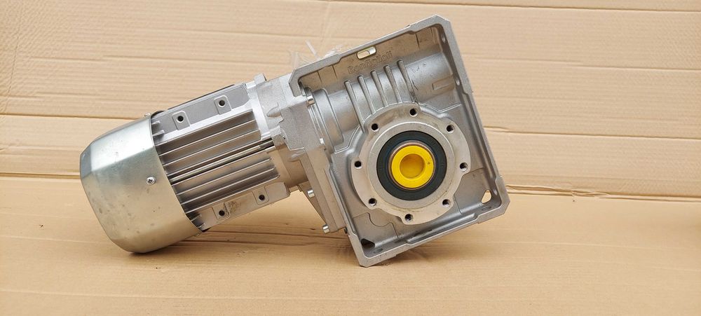 Motoreduktor silnik przekładnia BONFIGLIOLI M 1SD 4, W75 U D30 100S1B3