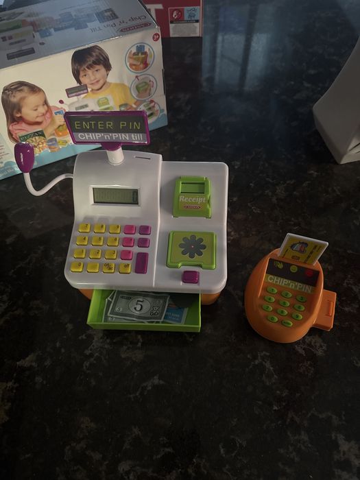 Детская игрушка-касса
