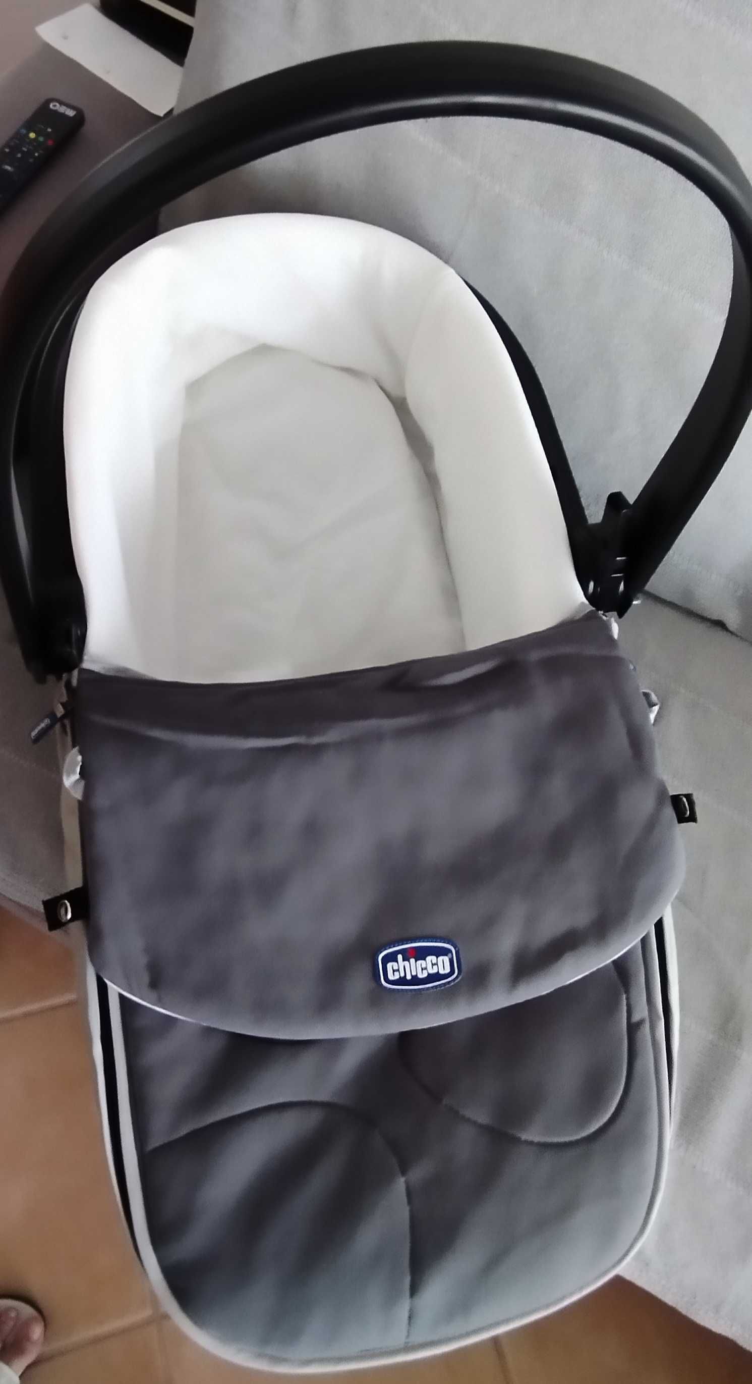 Vendo carrinho de bebe + cadeiras auto