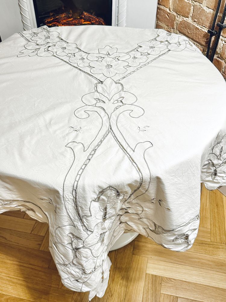 Bardzo duży obrus 235 x 207 cm haft, rekodziło bawelna