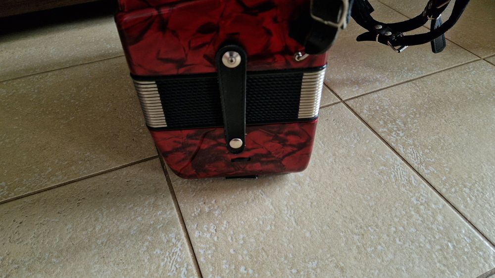 Akordeon Weltmeister -Harmona 96 basów guzikowy