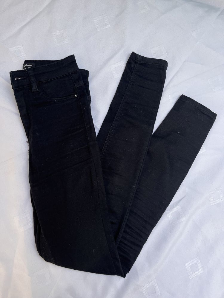 Spodnie damskie jeansy rozmiar 34 stradivarius