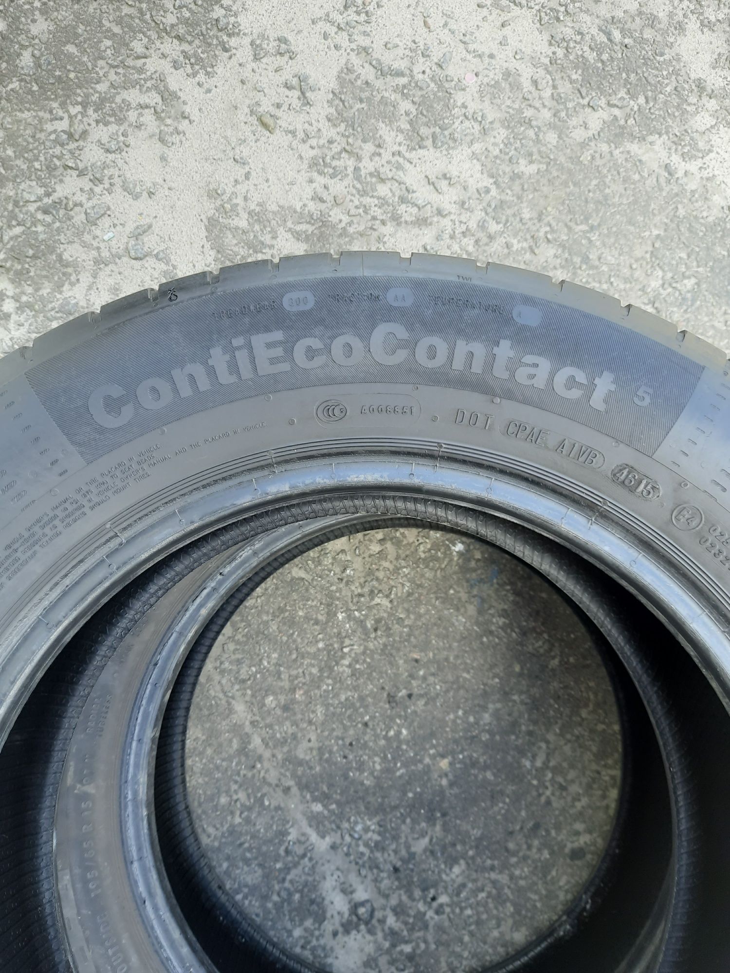 Продам комплект шин Continental 195/65/15