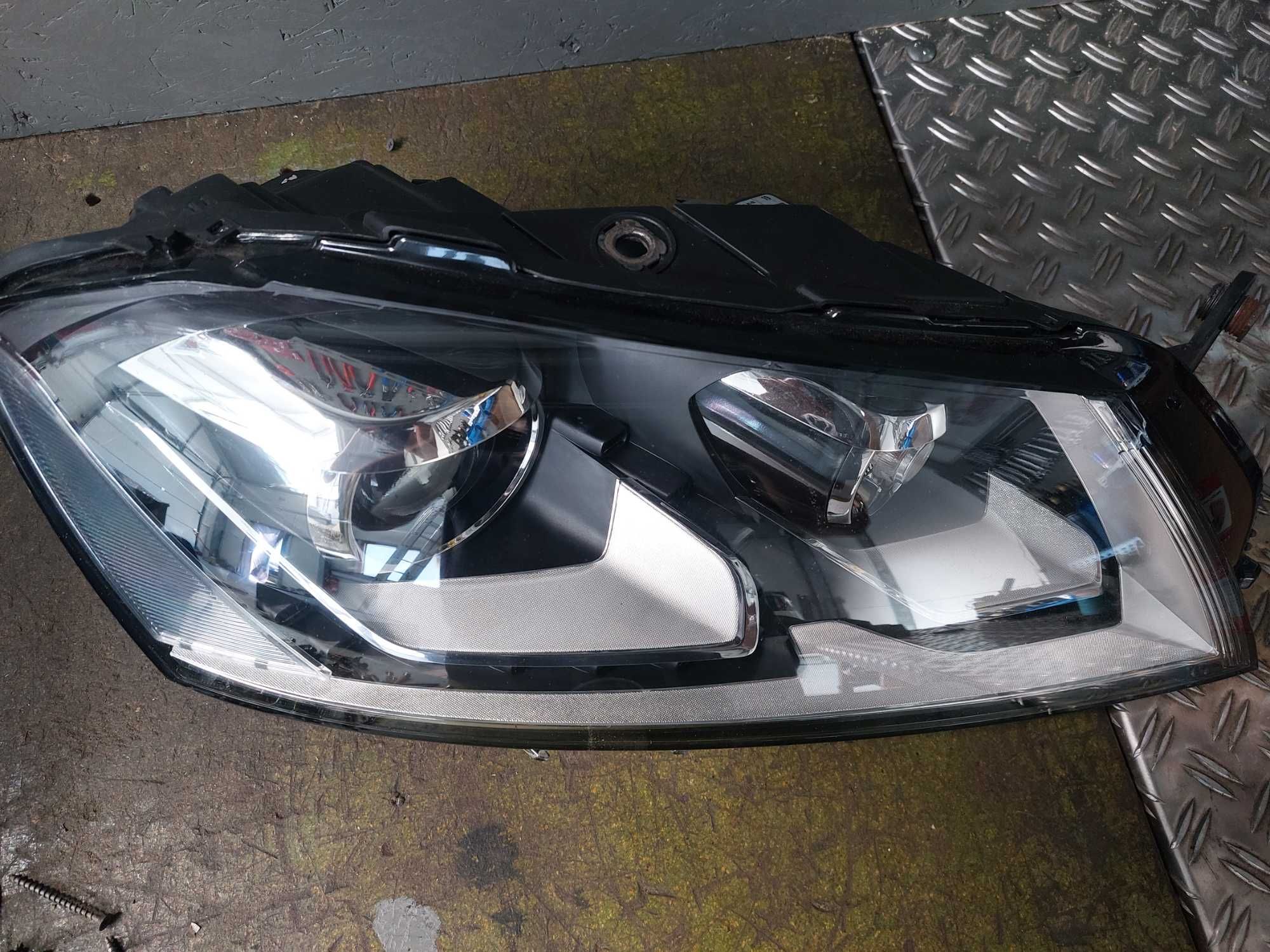 Lampa xenon led passat b7  prawa  r19