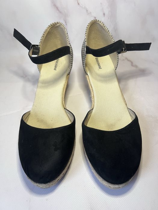 Босоніжки на танкетці 42 розмір (27,5см)