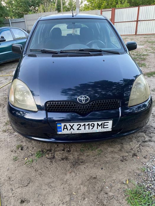Продам авто Toyota Yaris 1999