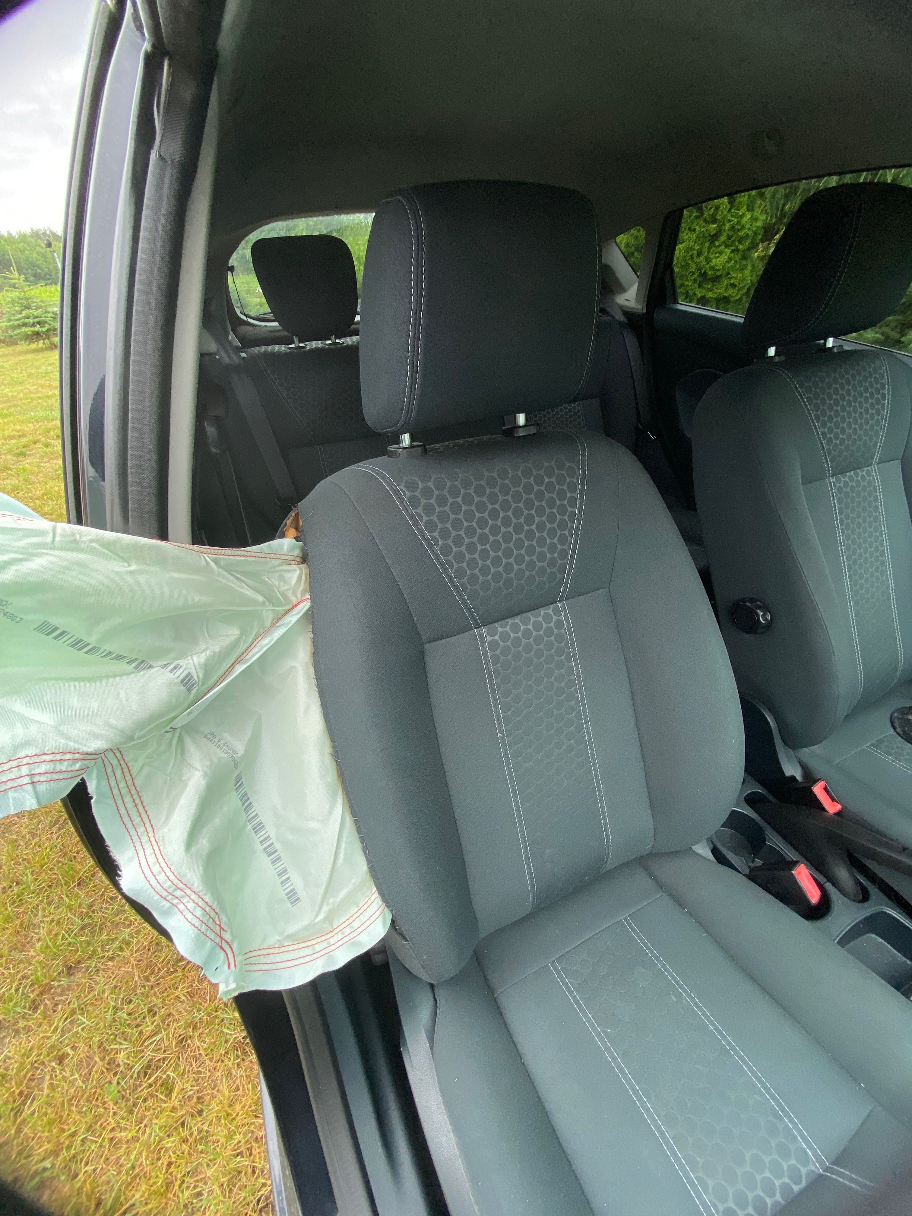 Ford Fiesta 2011, benzyna, 1.4 - uszkodzony