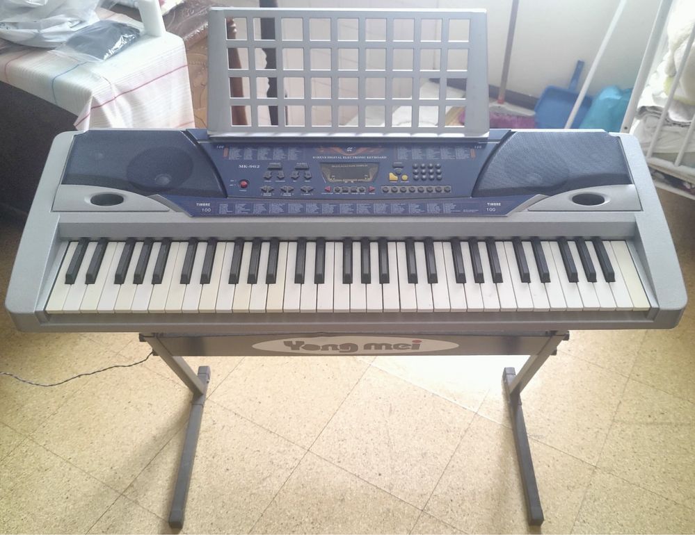 Teclado com suporte