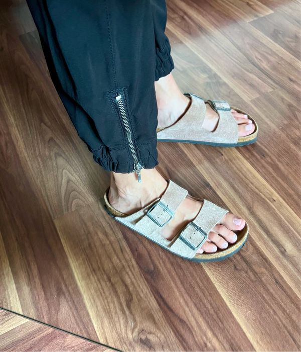 36(S) czarne spodnie joggery Lindex