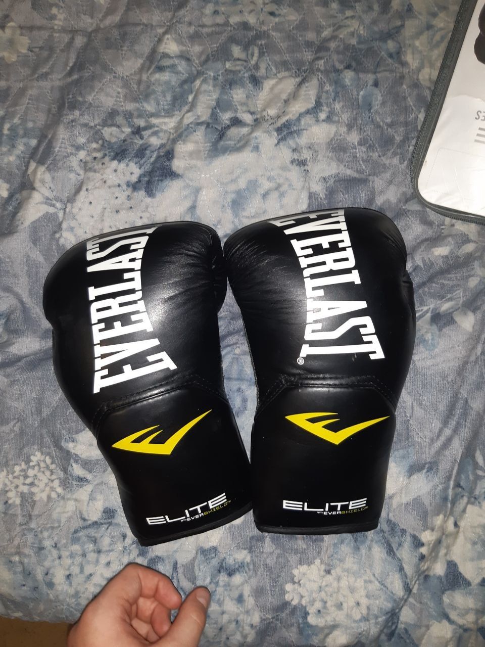 Боксерські рукавички EVERLAST Elite