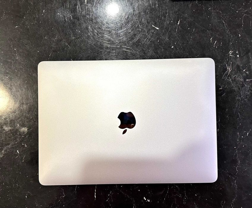 13-дюймовий MacBook Air із процесором Apple M1