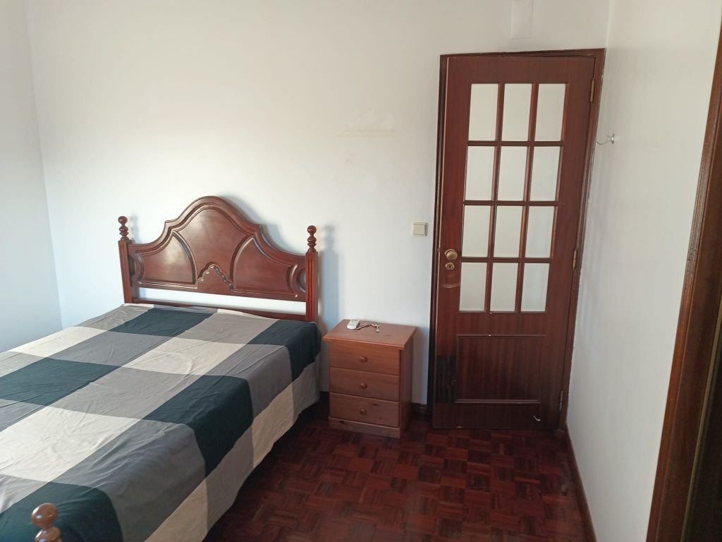Aluga-se quarto para casal em Vale de Figueira/São João da Talha