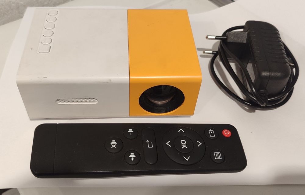 Led Projector YG300 Мініпроєктор