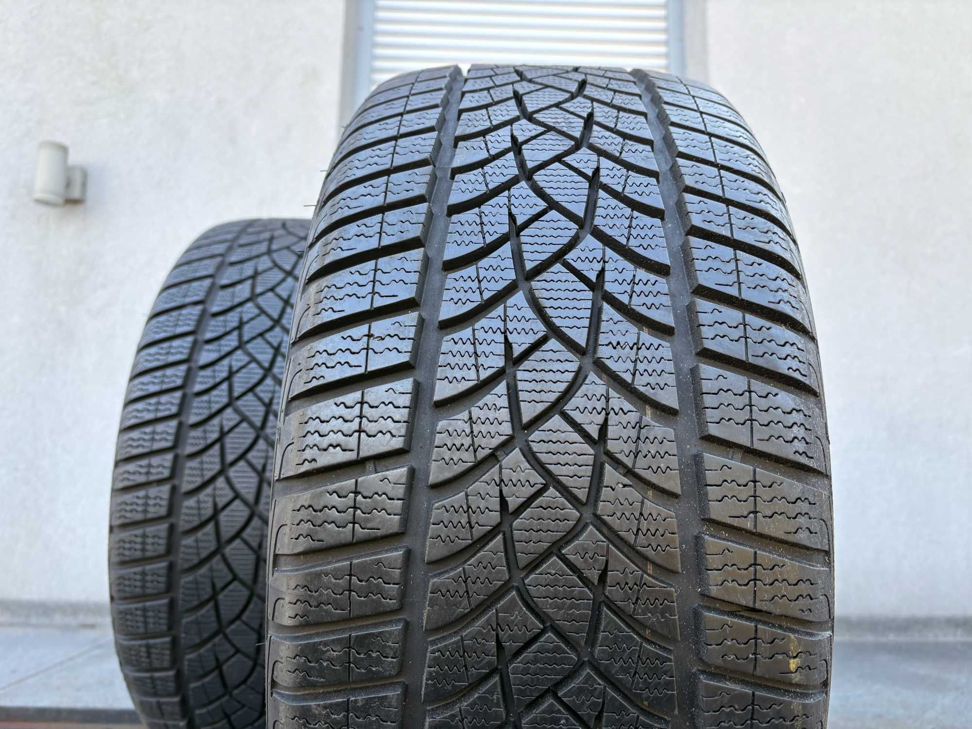 2szt zimowe 245/40R18 GoodYear 7,5mm 2022r świetny stan! Z5648 gwar