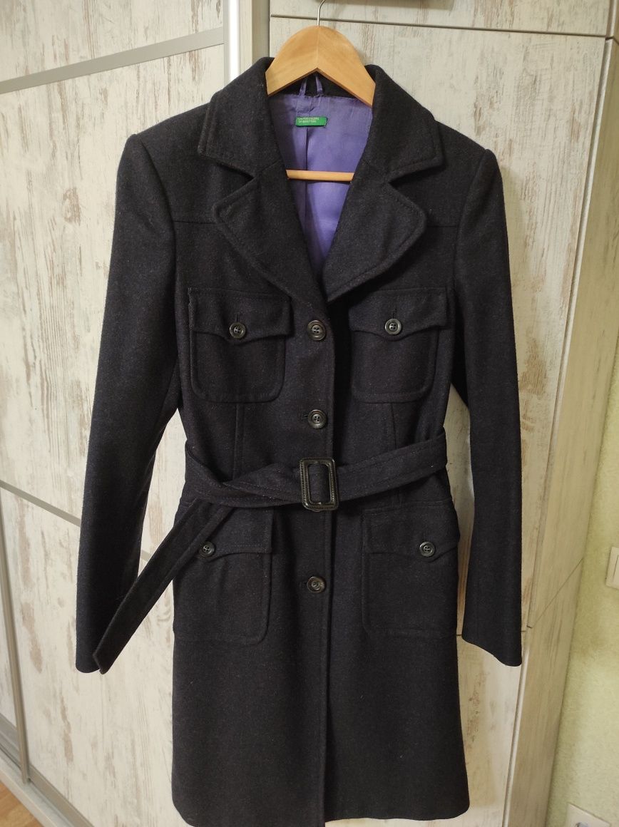 Продам шерстяное пальто Benetton, размер 38