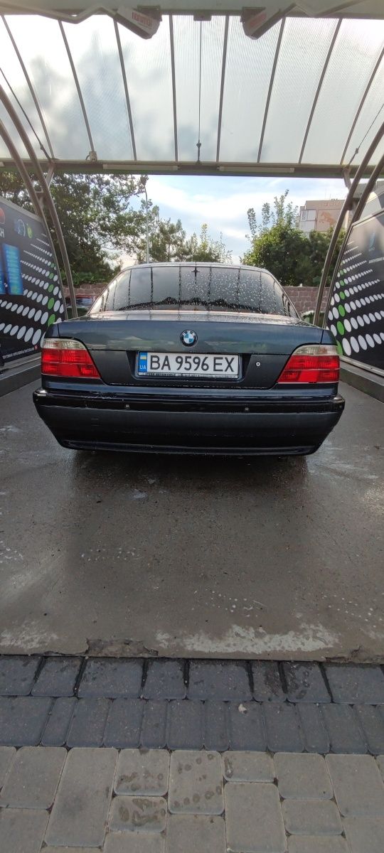 Продам BMW E38 в хорошем состоянии