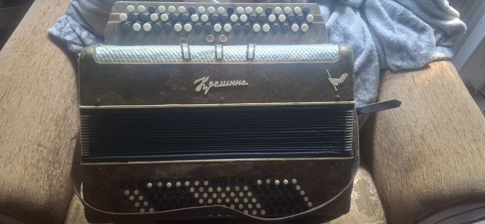 Продаю Баяни Кремінна