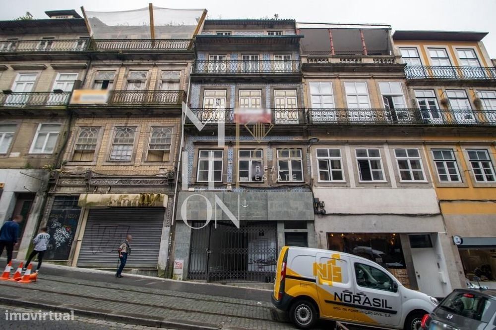 Prédio no centro Histórico do Porto