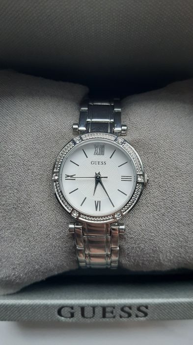 Zegarek Guess w kolorze srebrnym W0767L1